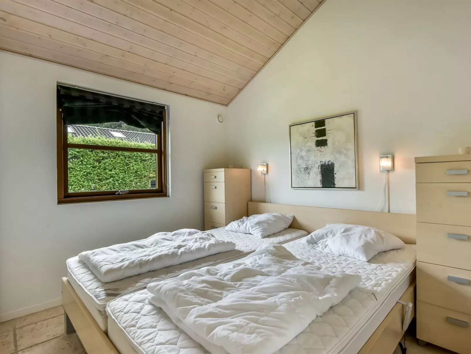 "Kyllikki" - 300m to the fjord-Inside