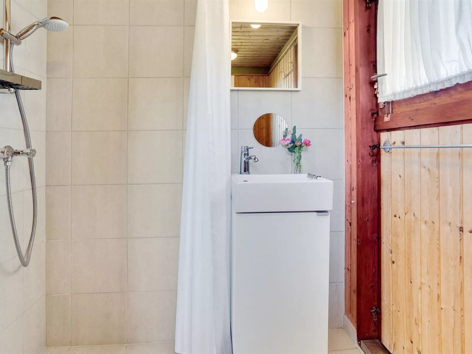 "Julla" - 1.5km from the sea-Dedans