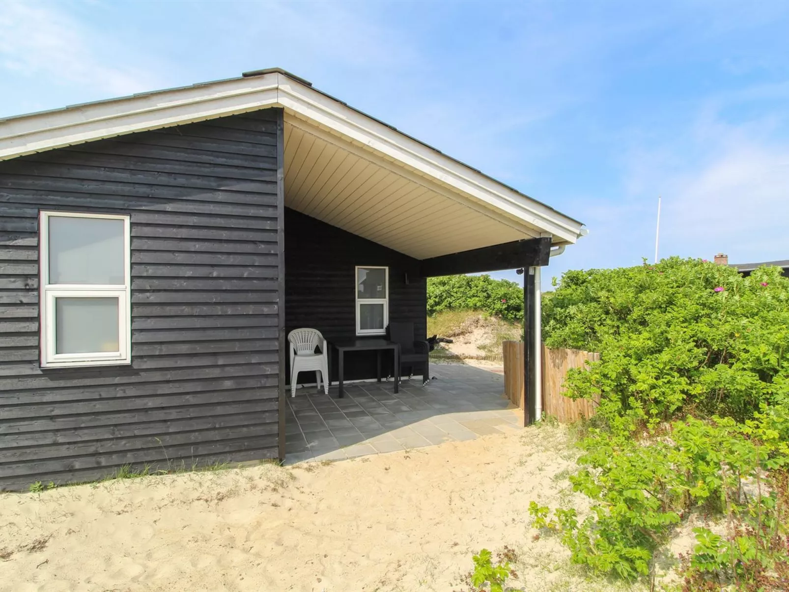 "Kris" - 200m from the sea-Outside