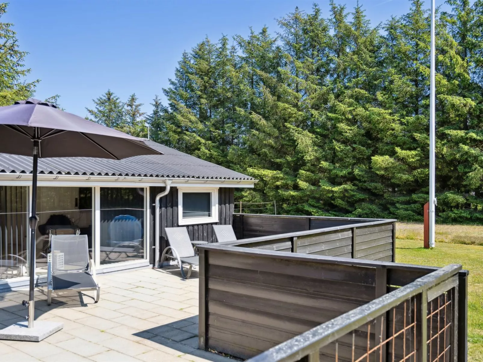 "Ally" - 250m from the sea-Outside