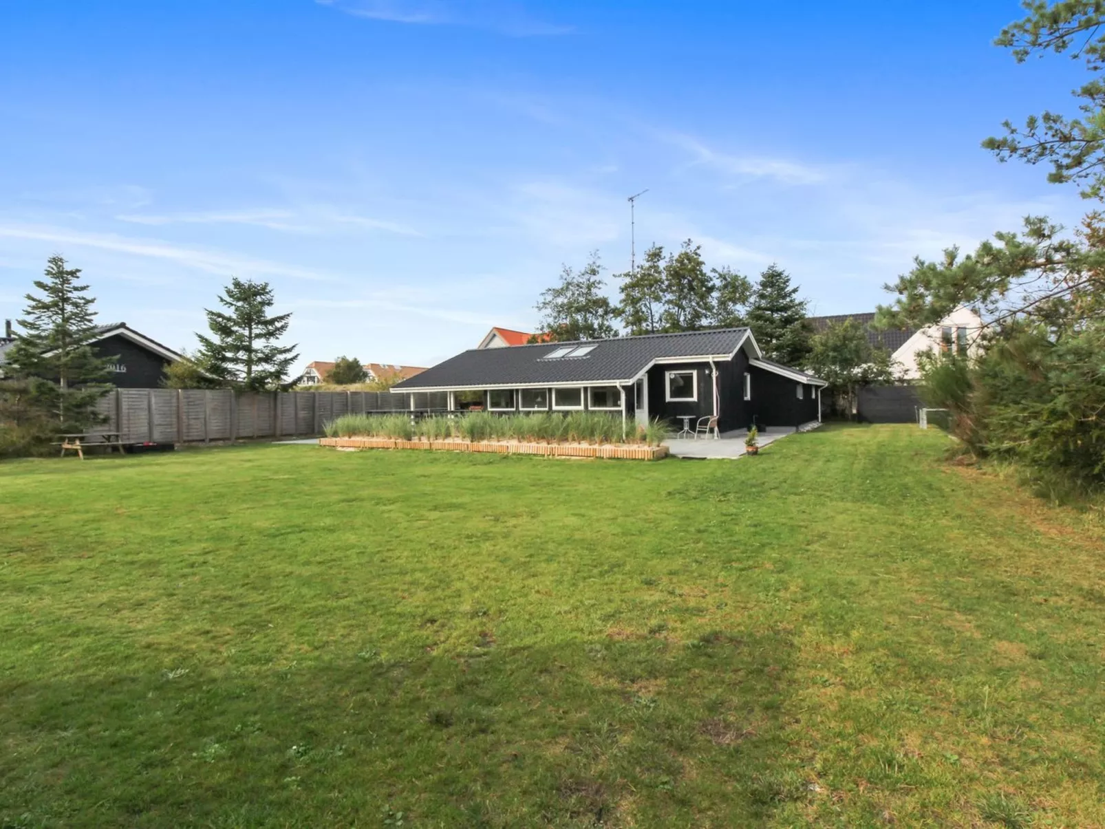 "Hildegarde" - 900m from the sea-Outside