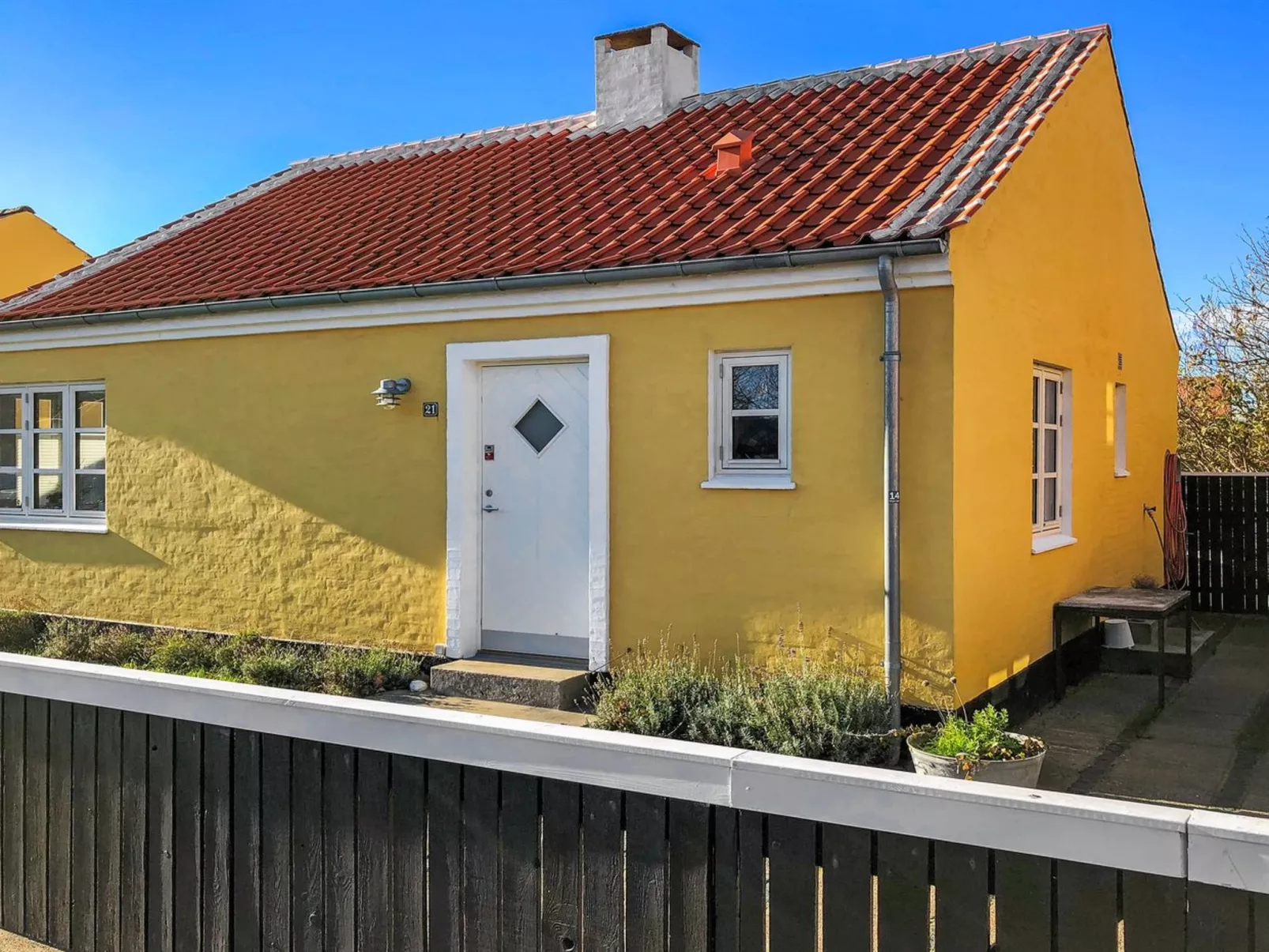 "Fulla" - 1.1km from the sea-Draußen