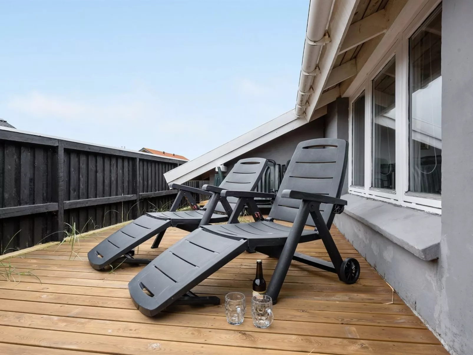 "Solbritt" - 330m to the fjord-Outside