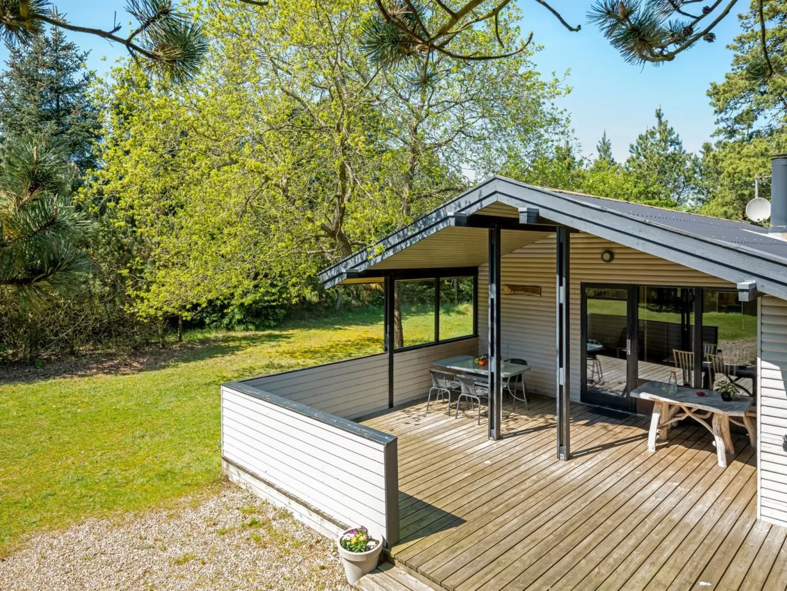 "Borghild" - 1.5km from the sea-Outside