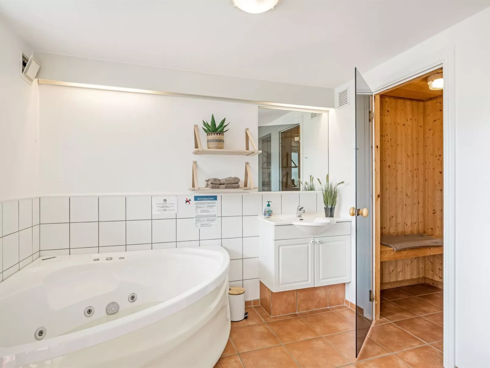 "Sote" - 1.2km from the sea-Dedans