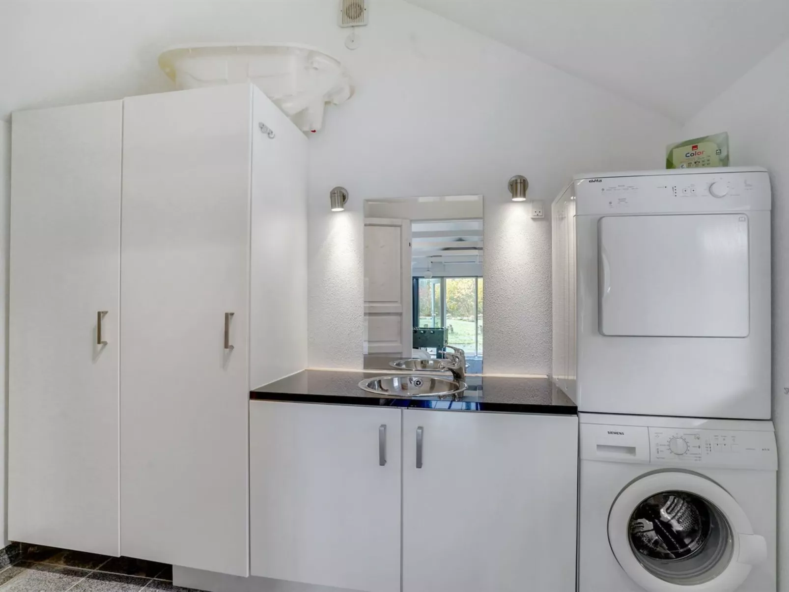 "Elis" - 90m to the fjord-Drinnen