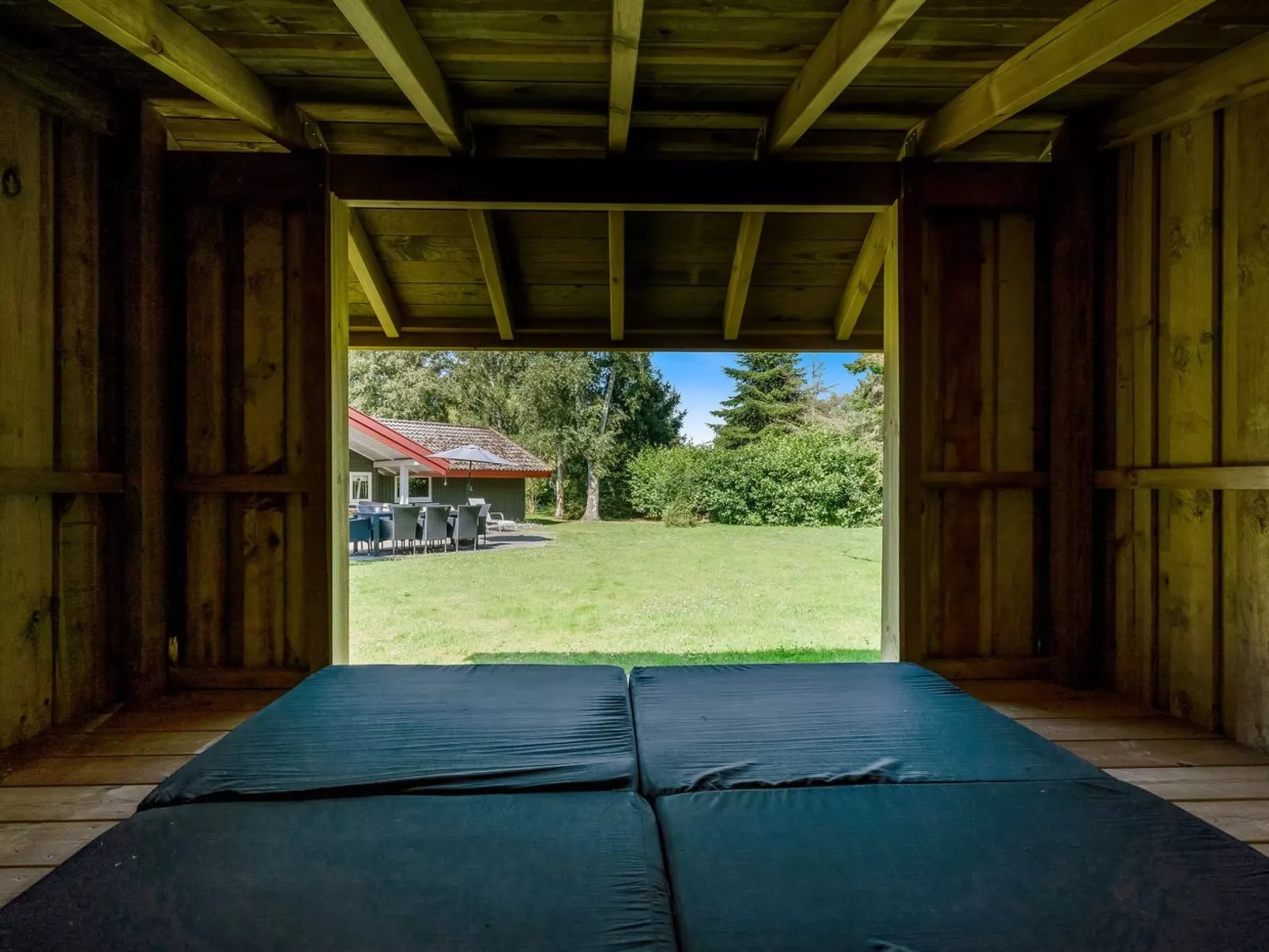 "Uta" - 300m from the sea-Draußen