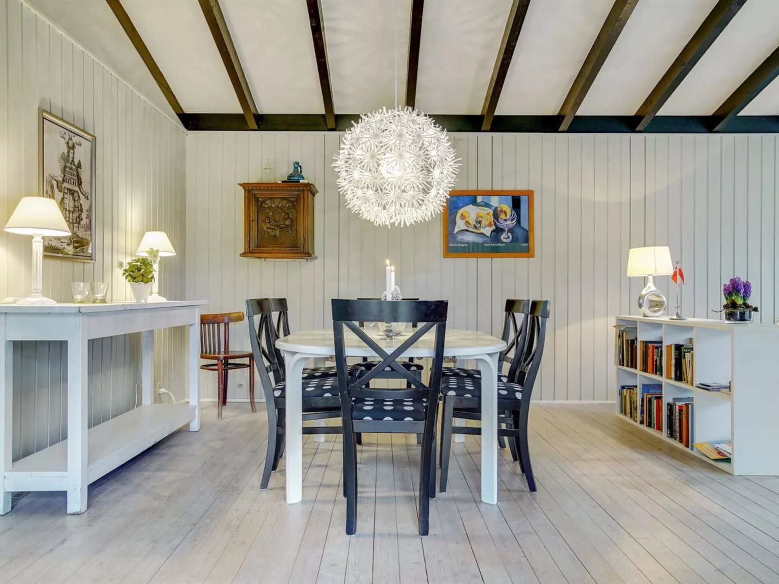 "Claudette" - 1km from the sea-Inside