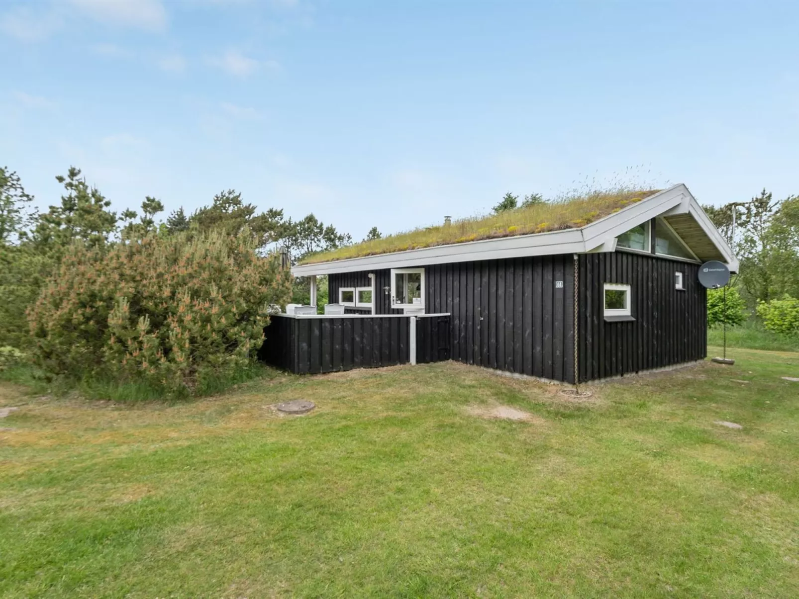 "Evan" - 1.3km from the sea-Outside