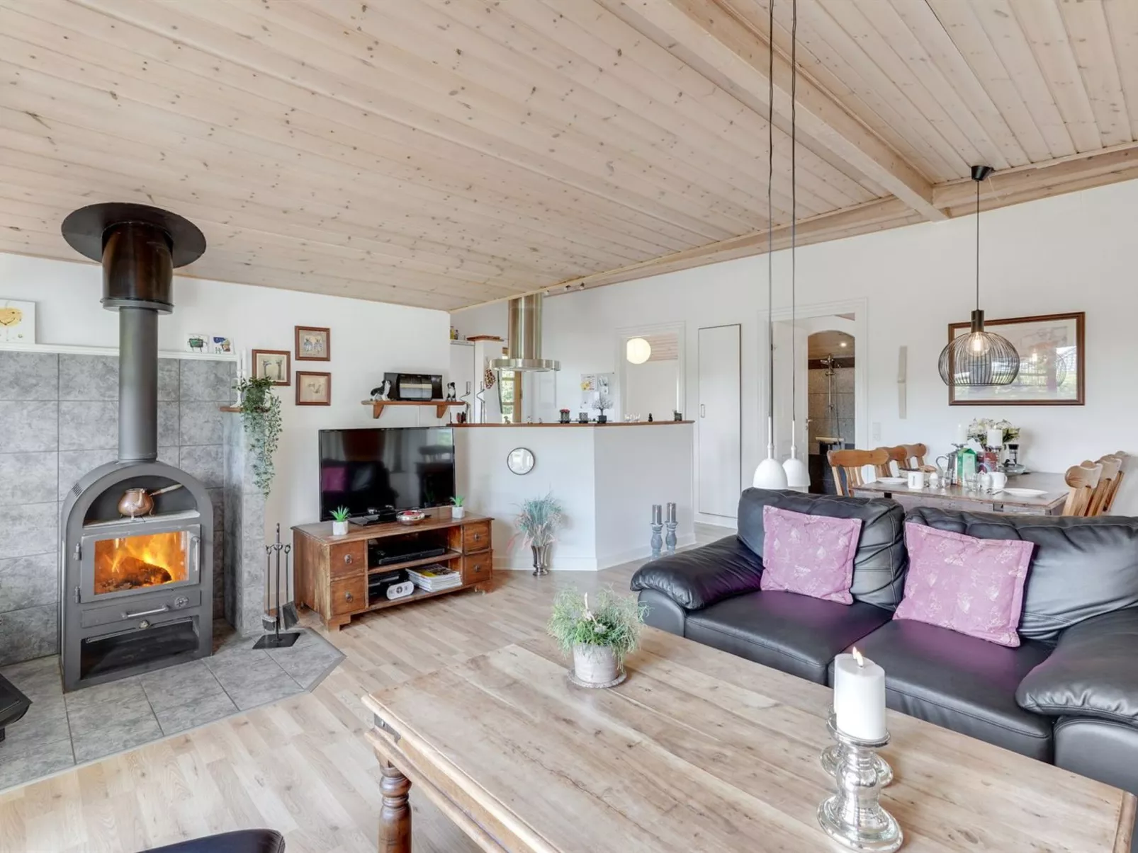 "Tolke" - 29km from the sea-Inside