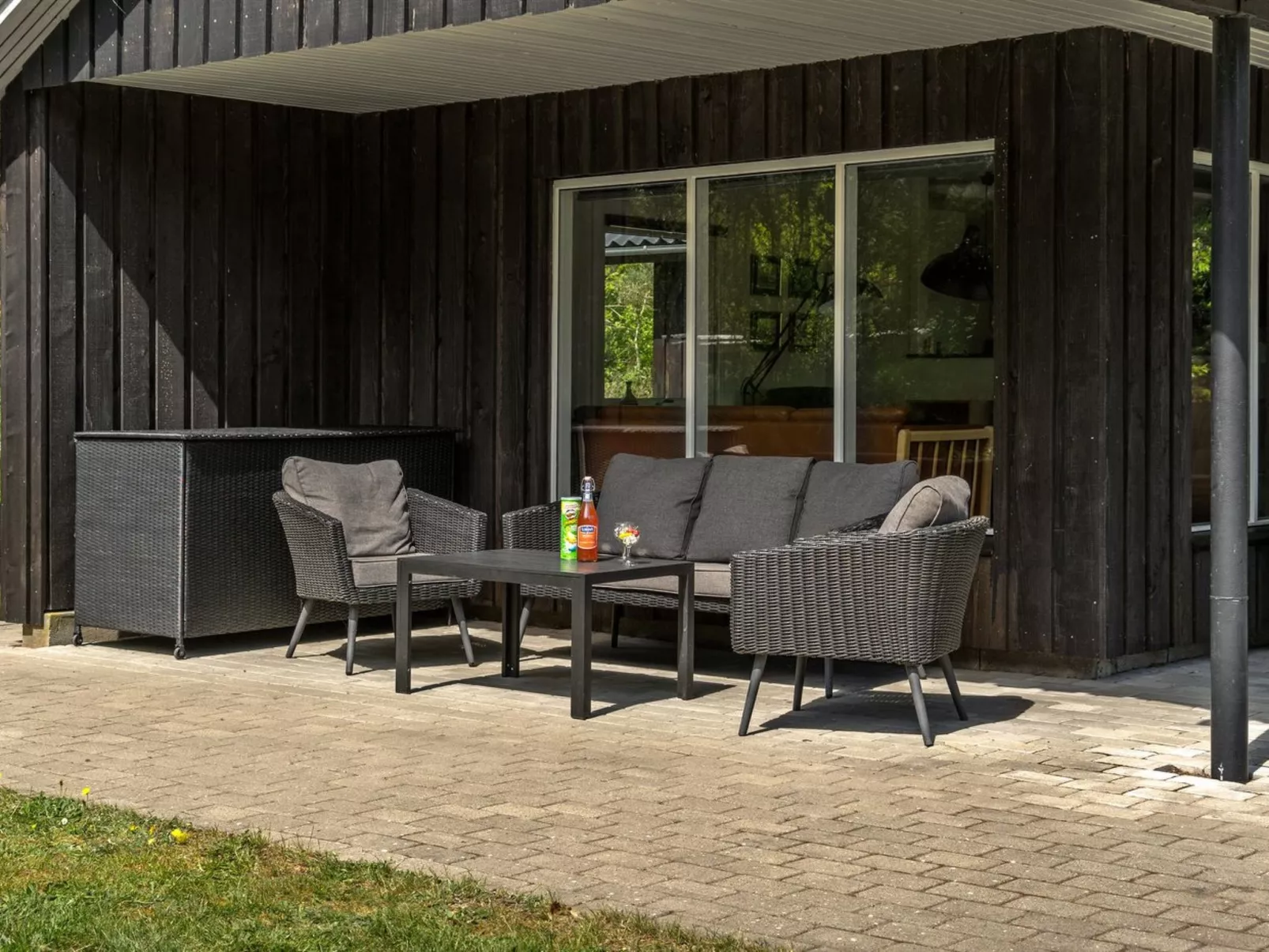 "Elny" - 500m to the fjord-Outside