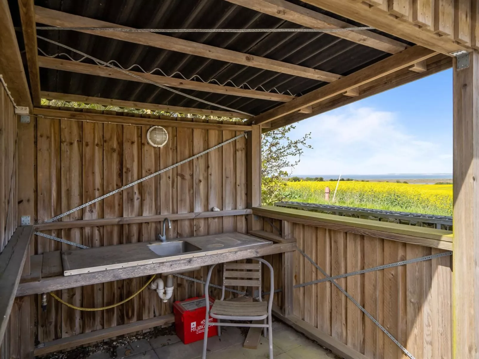 "Store" - 700m from the sea-Dehors