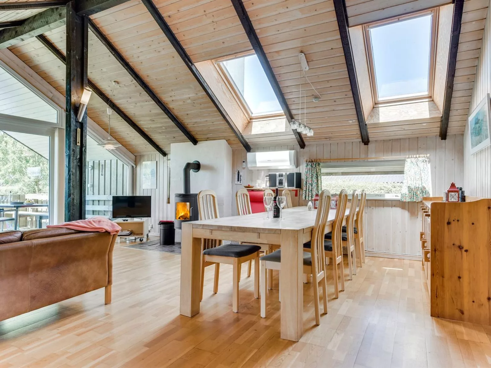 "Ofelia" - 500m to the fjord-Inside