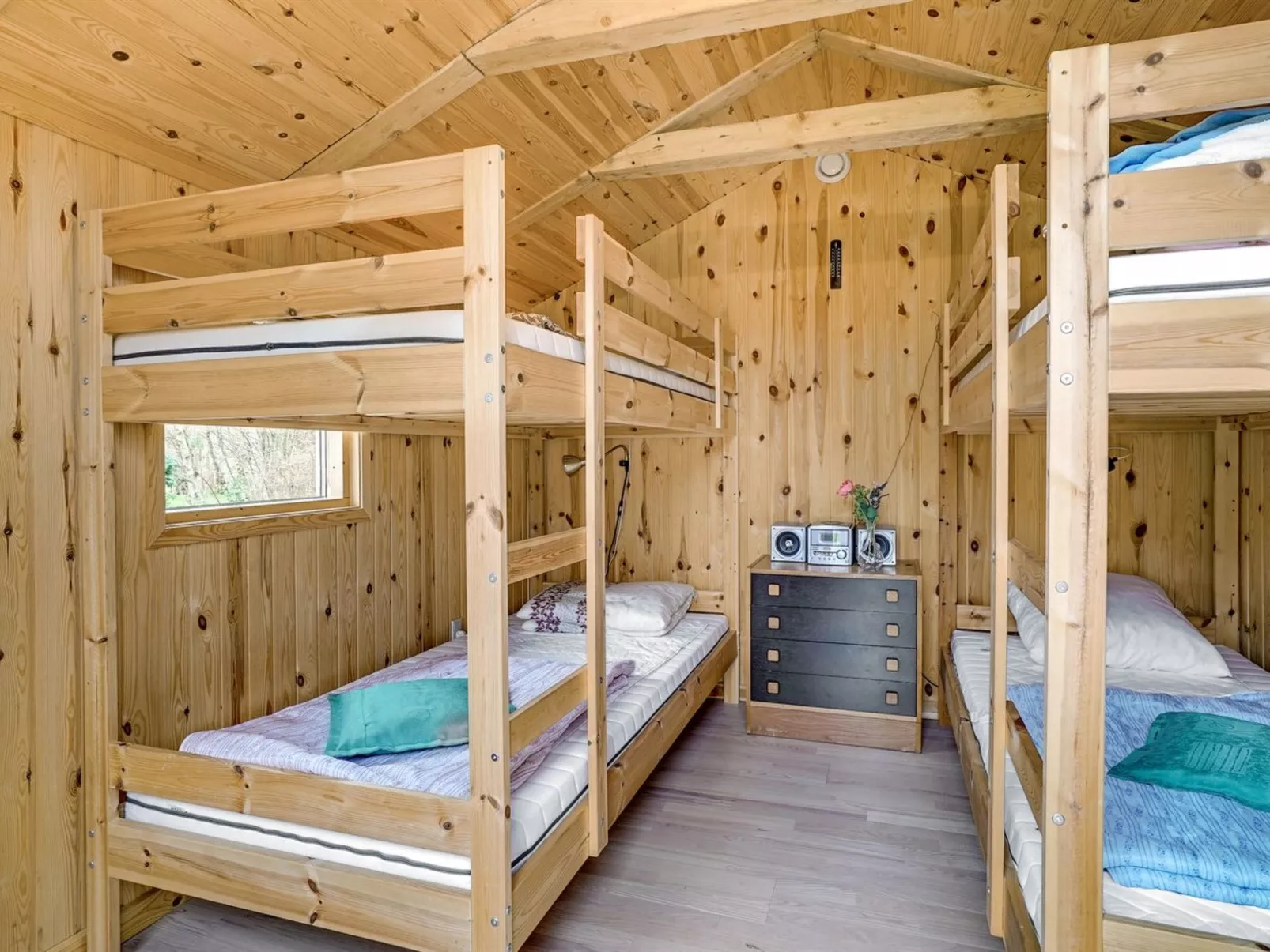 "Goti" - 1km to the fjord-Drinnen