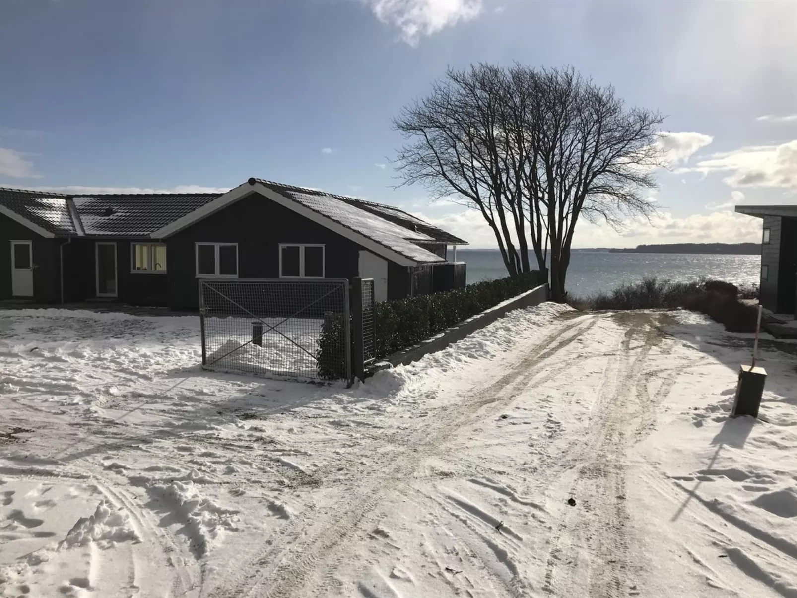 "Lander" - 20m from the sea-Outside