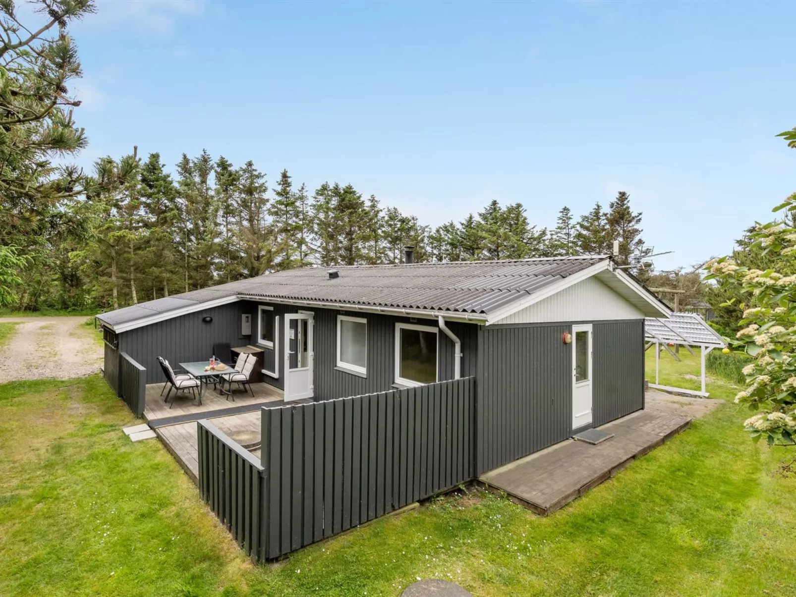 "Sheemen" - 700m to the fjord-Outside