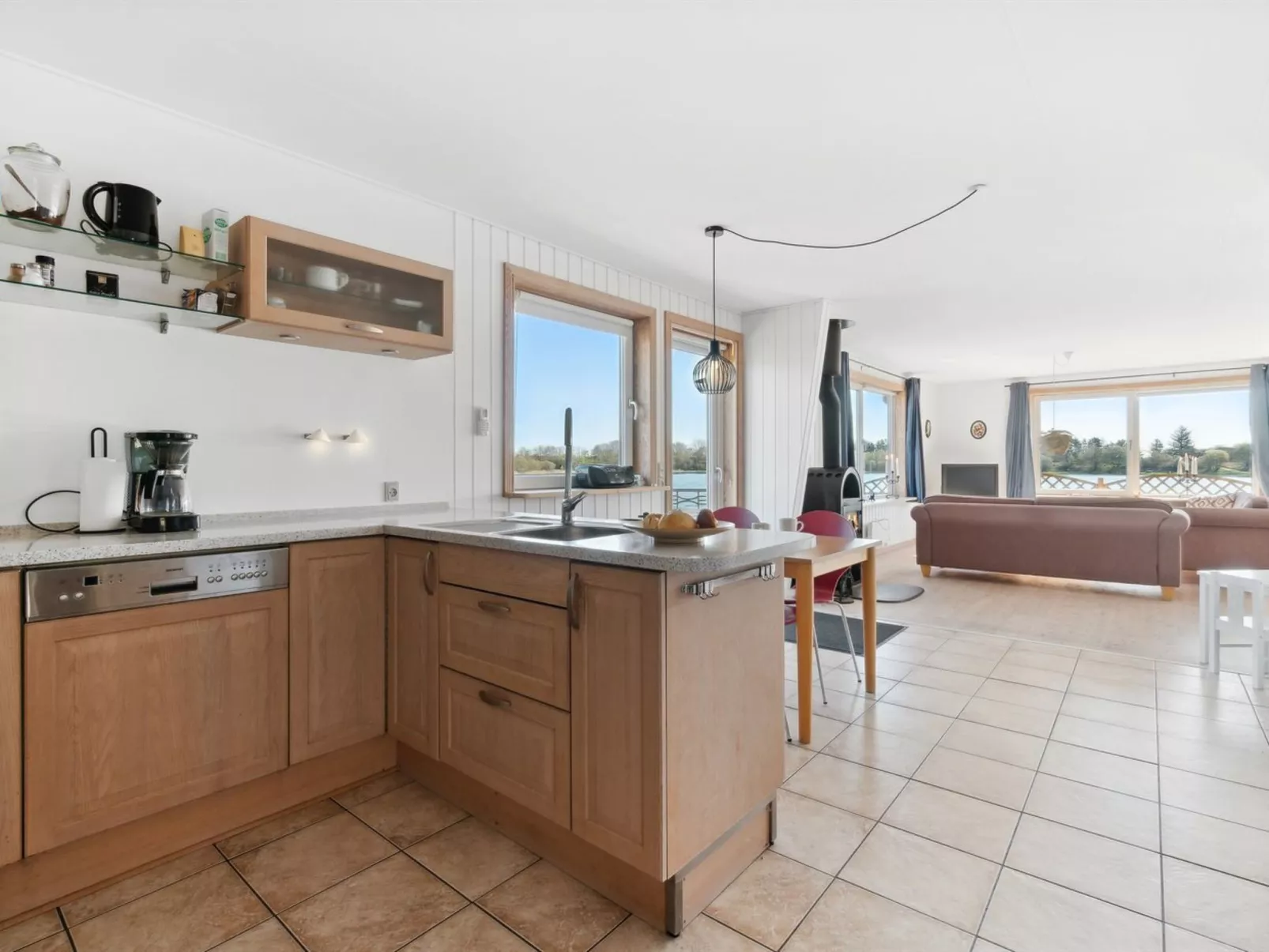 "Alvira" - 8km to the fjord-Inside