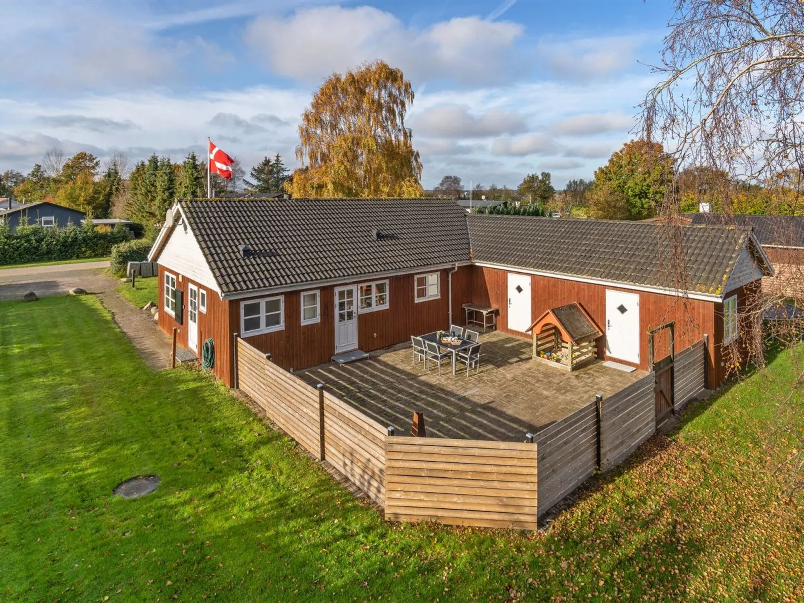 "Swaver" - 300m to the fjord-Outside