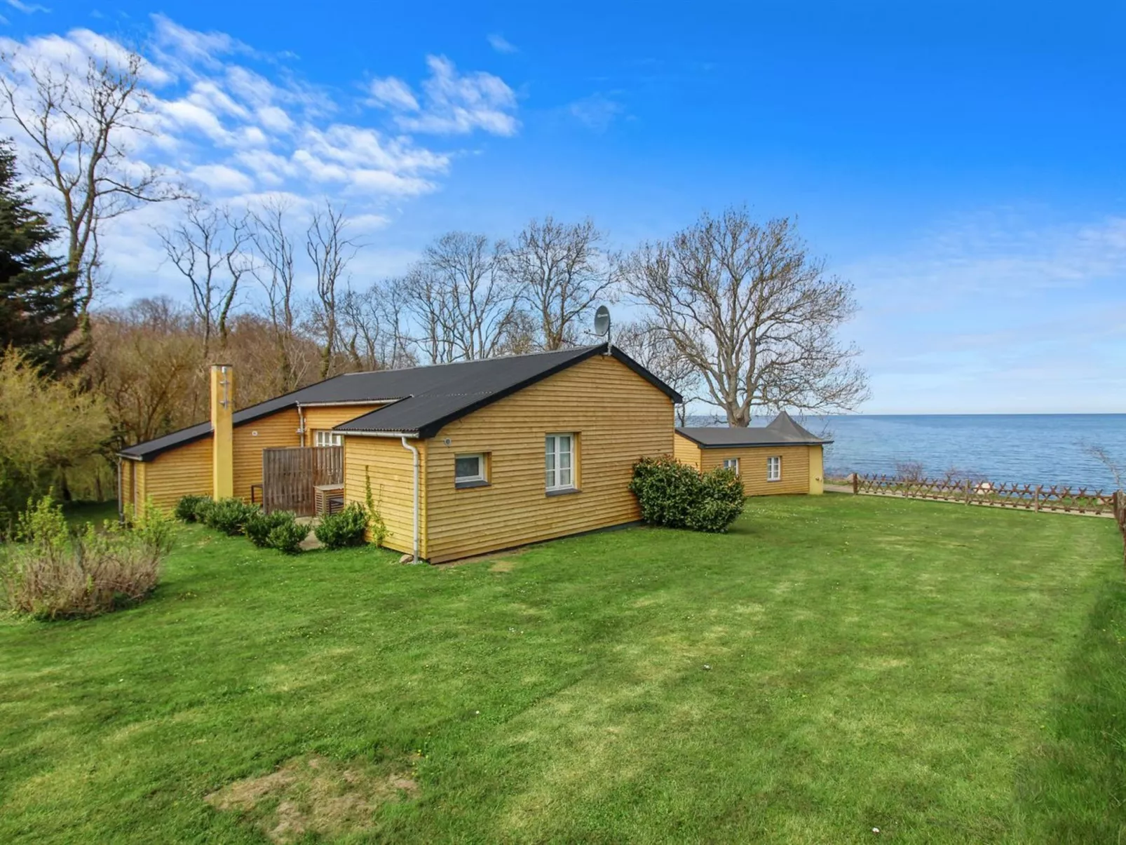 "Zina" - 25m from the sea-Draußen