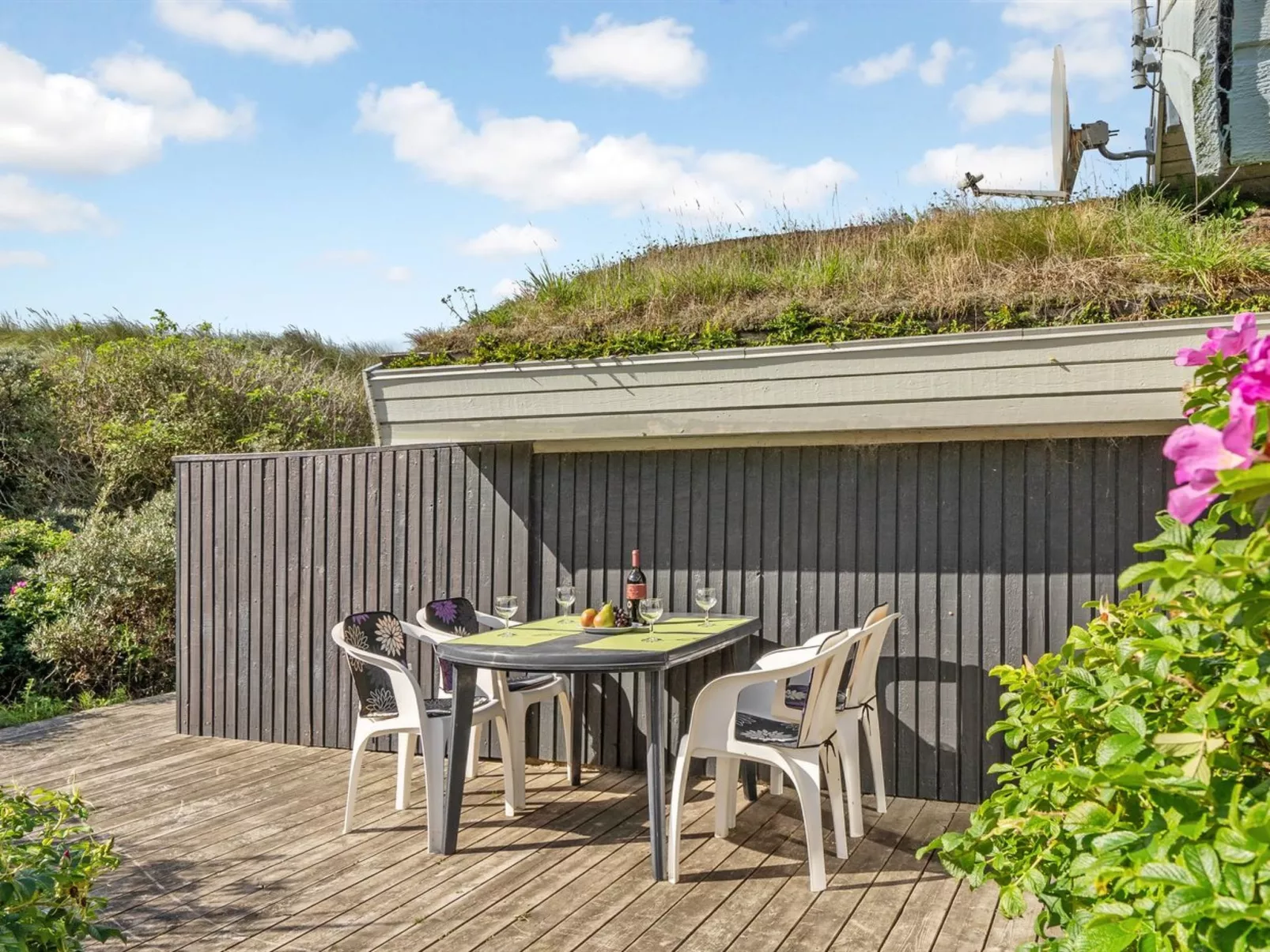 "Madita" - 310m from the sea-Outside