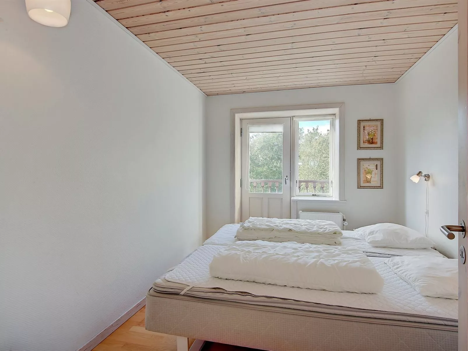 "Etta" - 957m from the sea-Inside