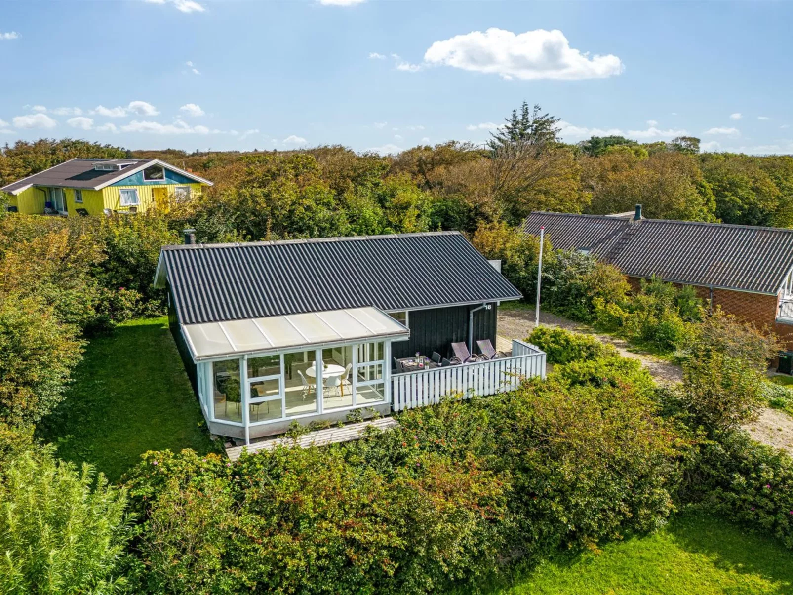 "Brenda" - 300m to the fjord-Outside