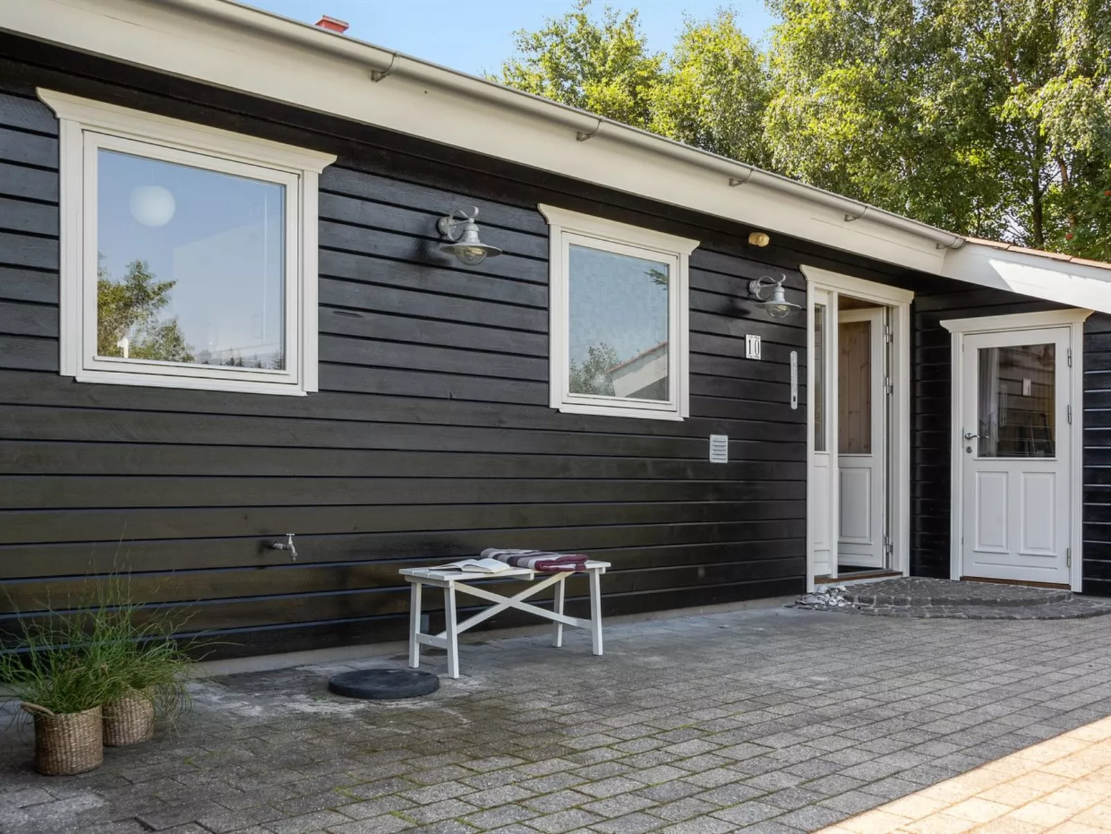 "Kai" - 500m to the fjord-Outside