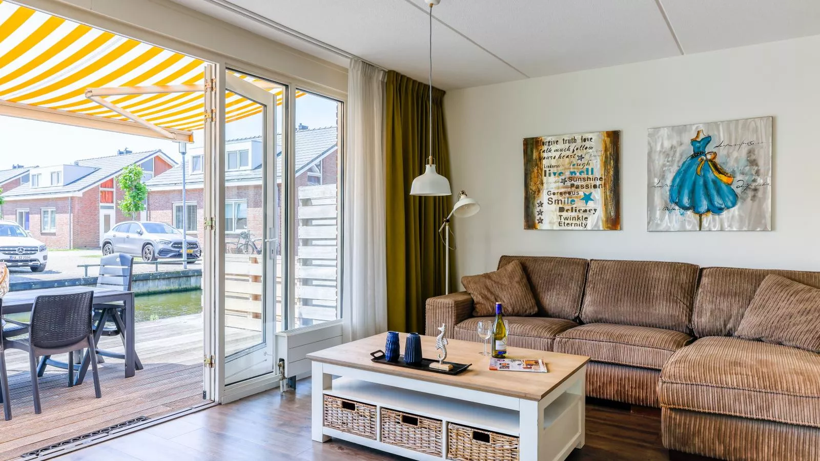 Assum II-Living room