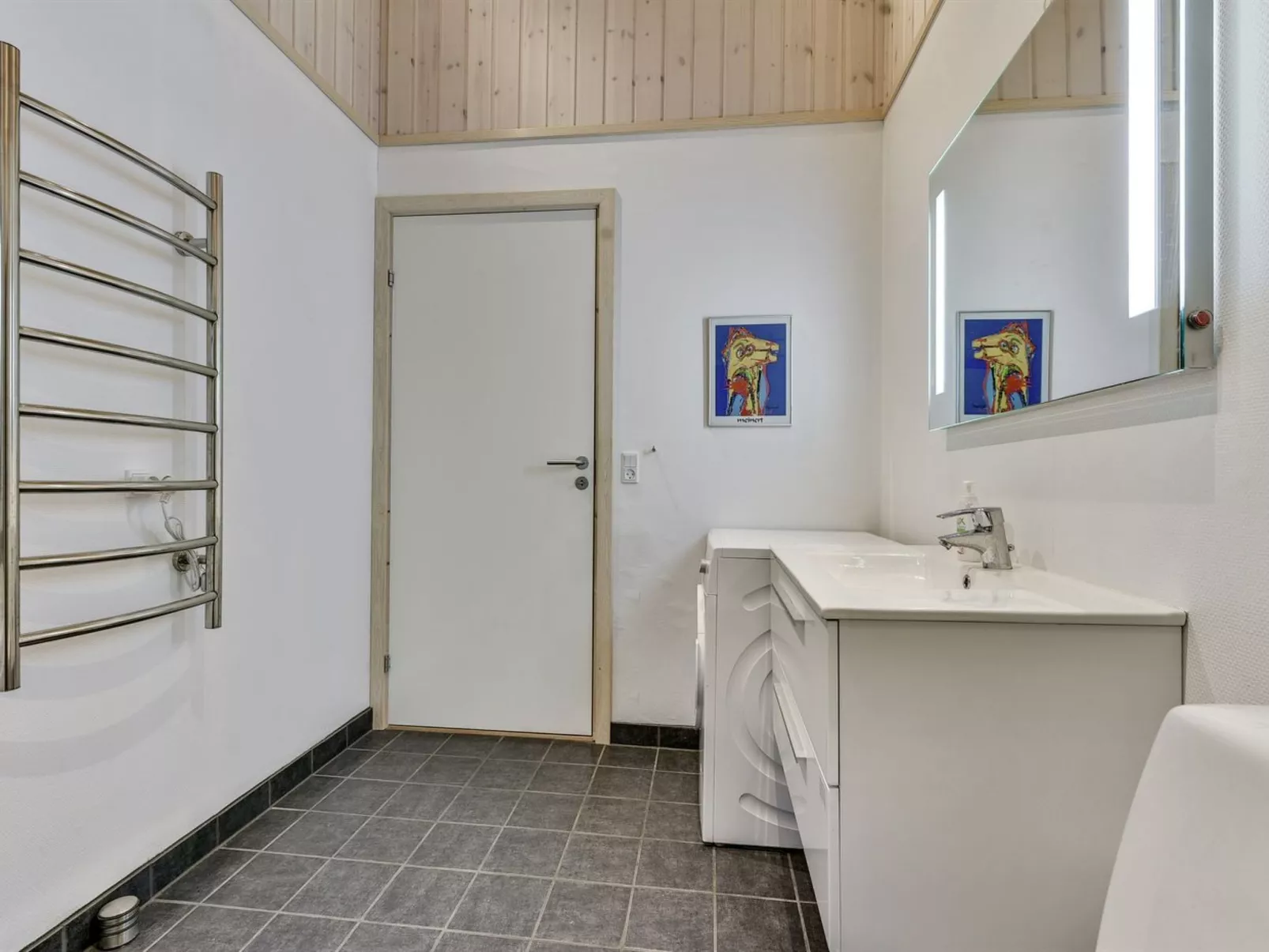 "Nelie" - 40km from the sea-Inside