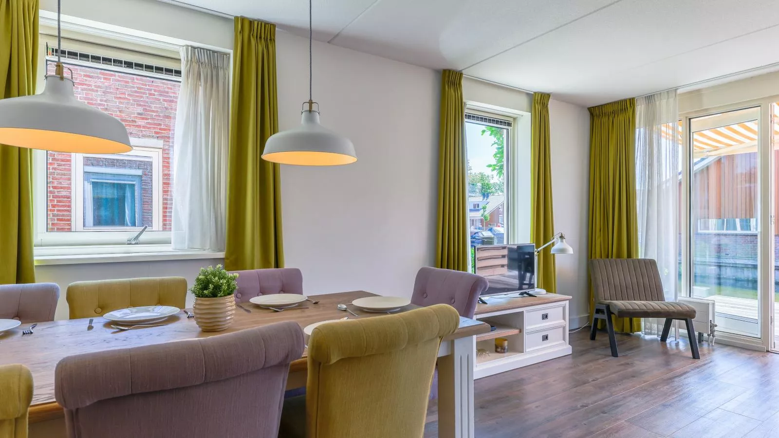 Assum II-Living room