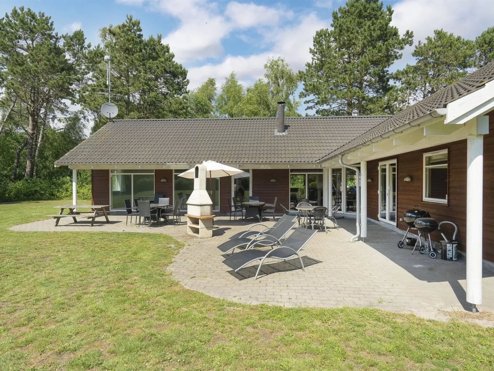 "Hughe" - 300m from the sea-Draußen