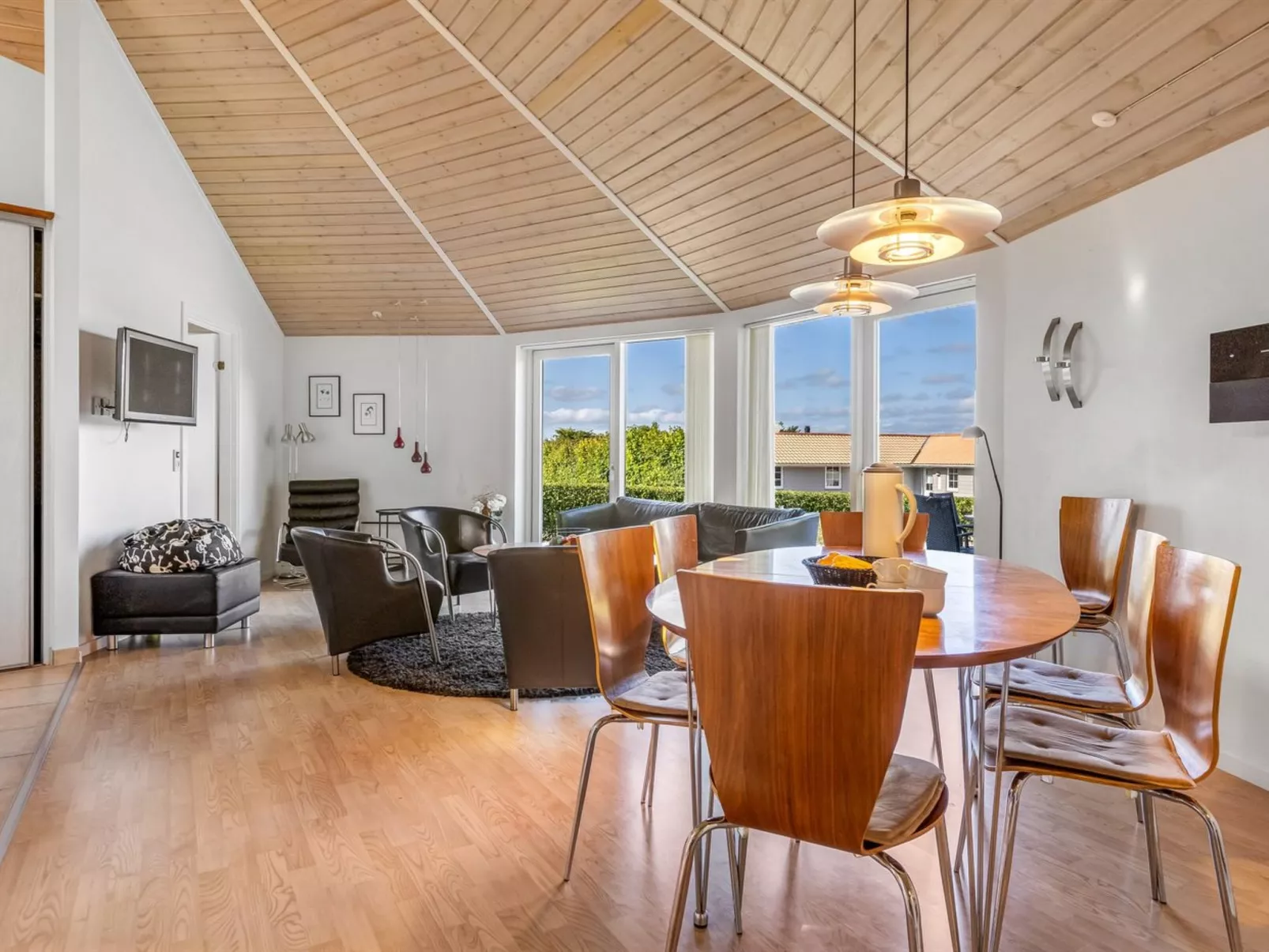 "Adrienne" - 35km from the sea-Inside