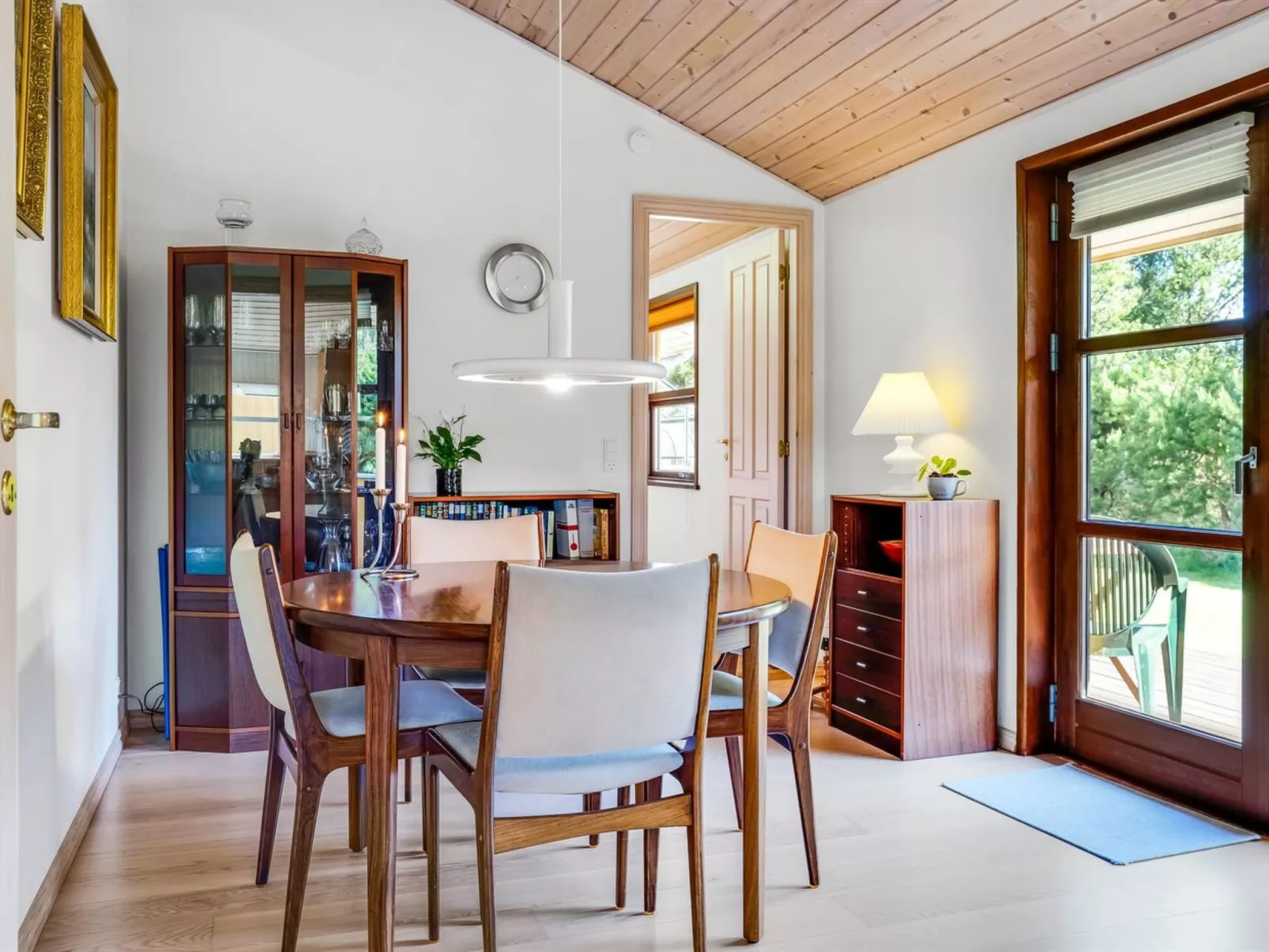 "Vetle" - 2.8km from the sea-Inside