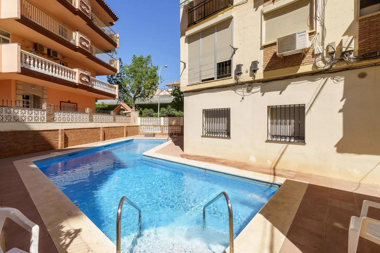CT 178 - Versalles City Apartment - Fuengirola-Exterior in summer