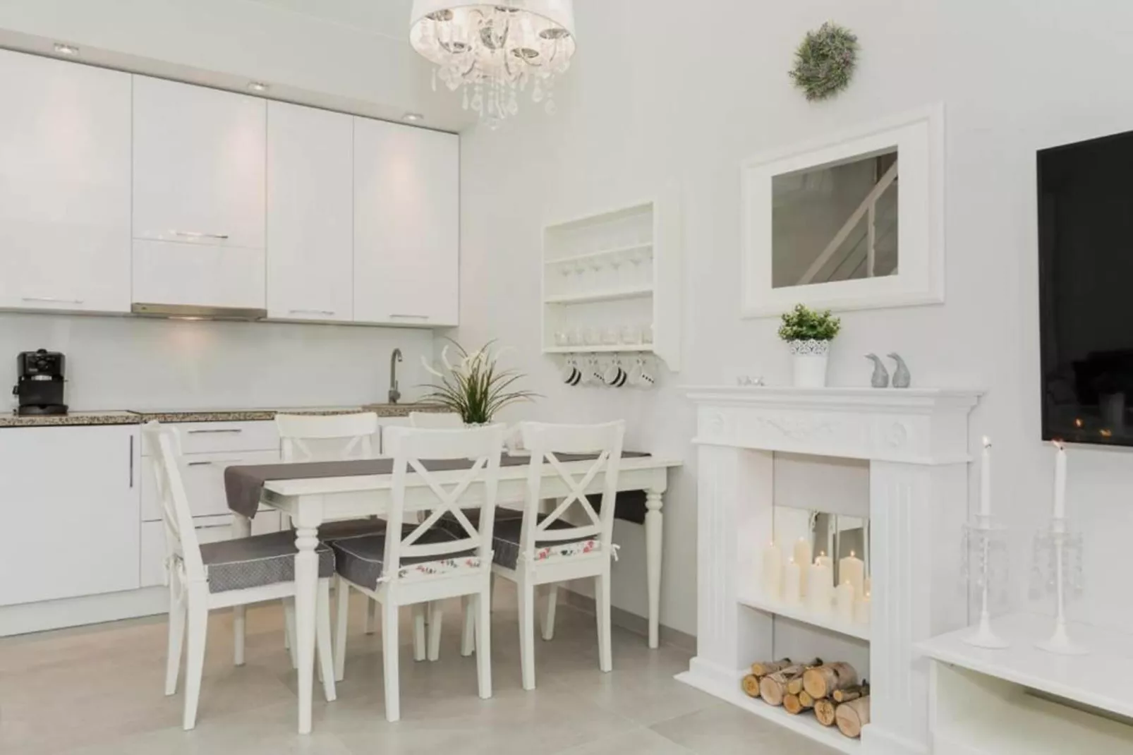 Domy szeregowe z dostępem do basenu Pobierowo-Dining room