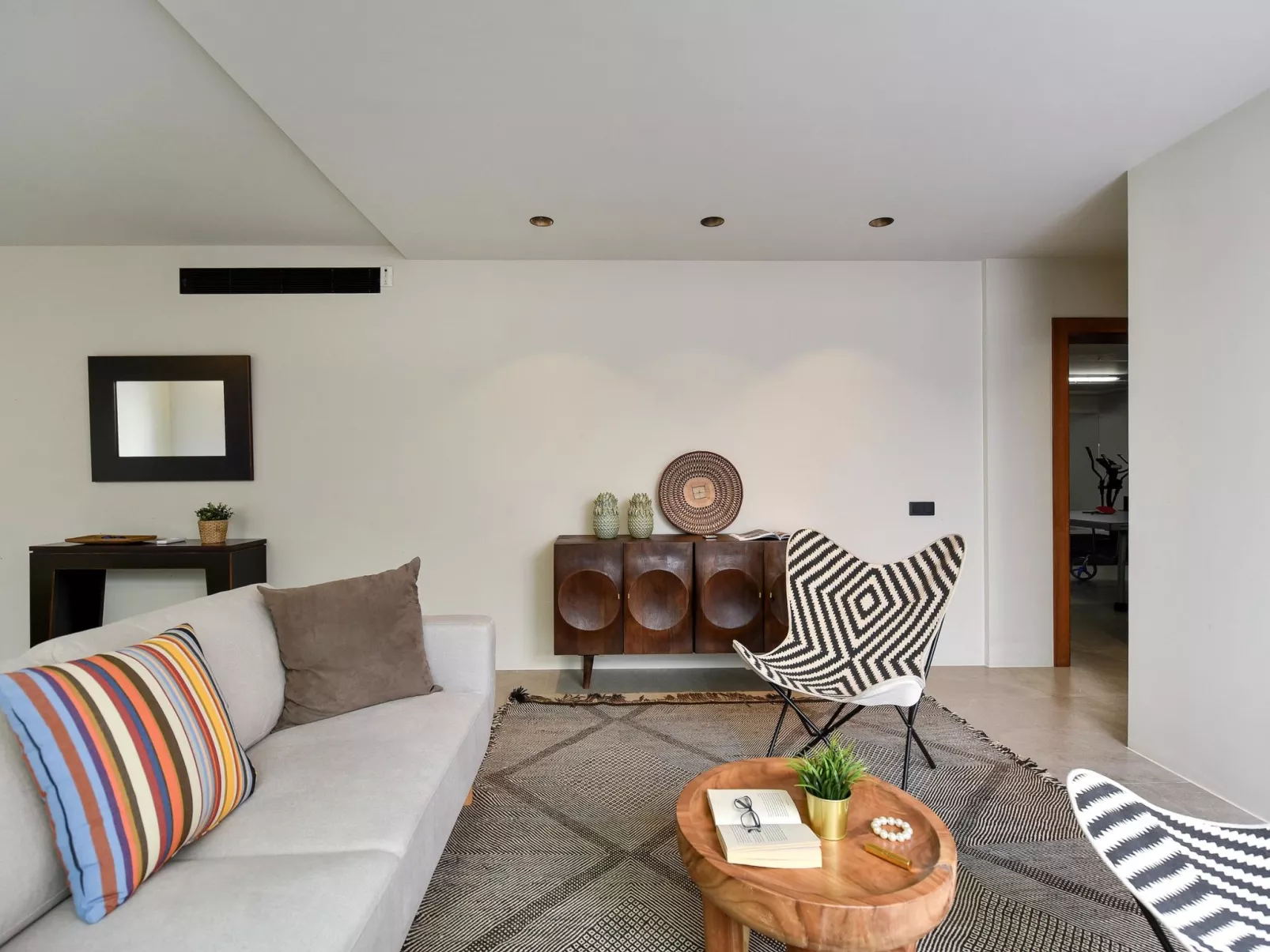 Almadies Tauro - Inside