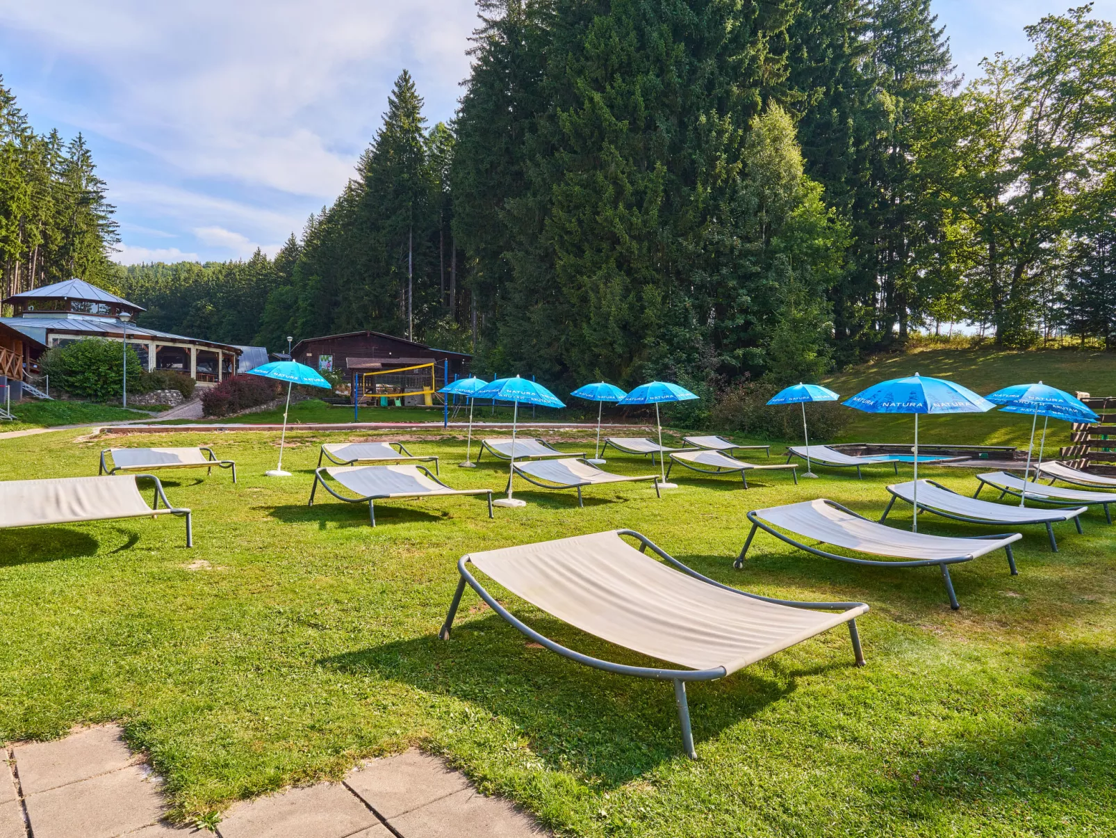 Luxe Timber Lodge & Pet Retreat-Outside