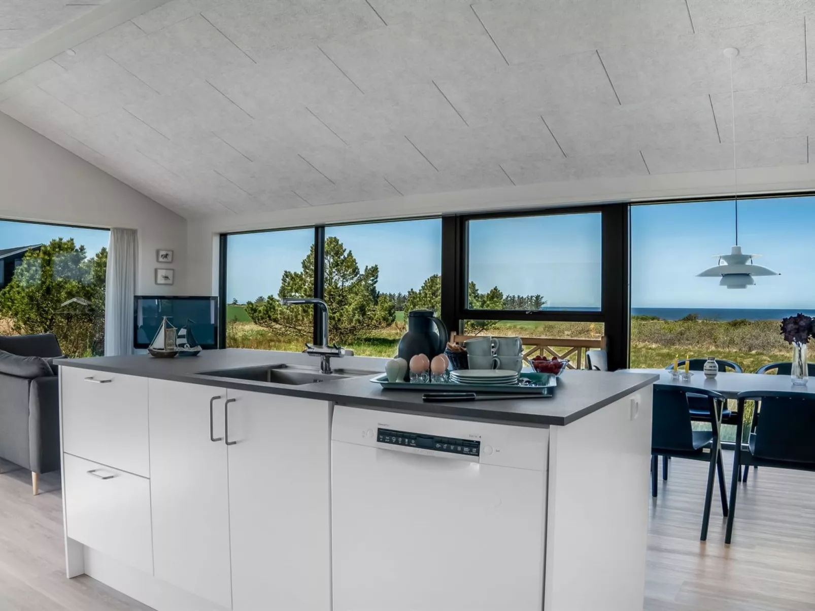 "Merete" - 900m from the sea-Drinnen