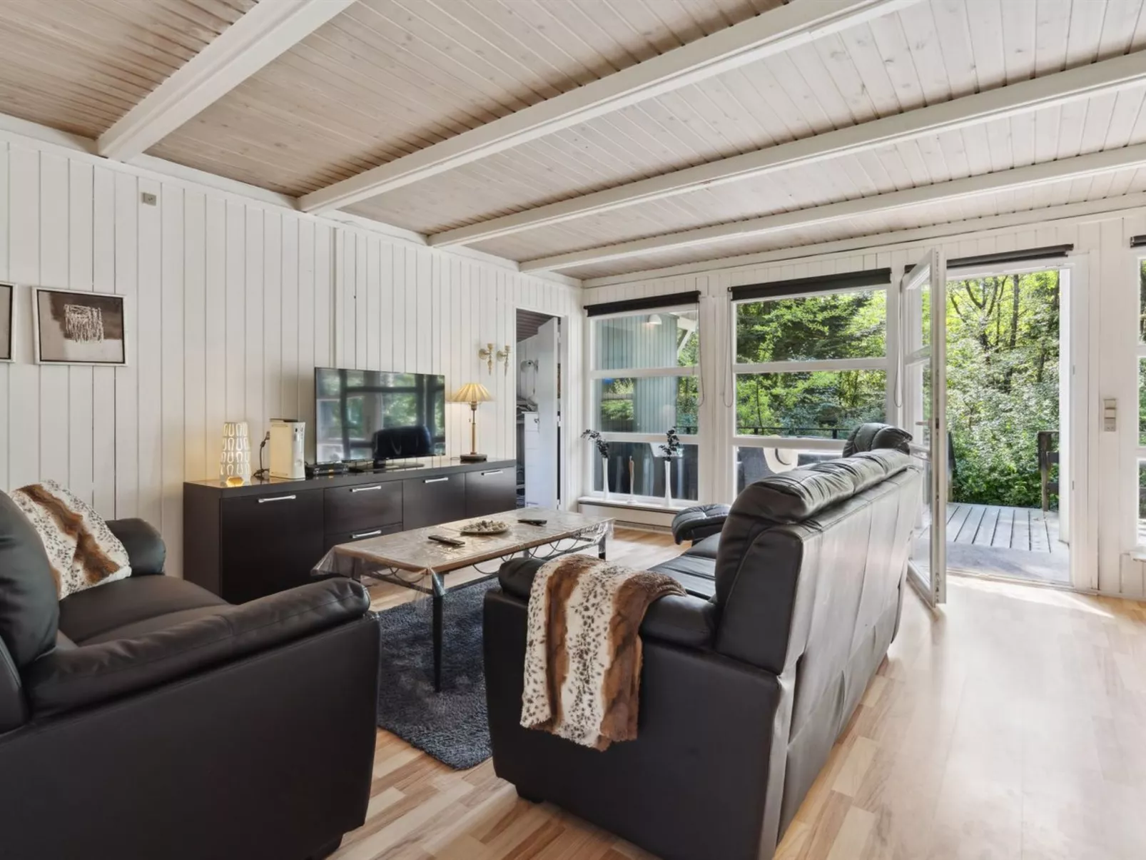 "Aki" - 30km from the sea-Dedans