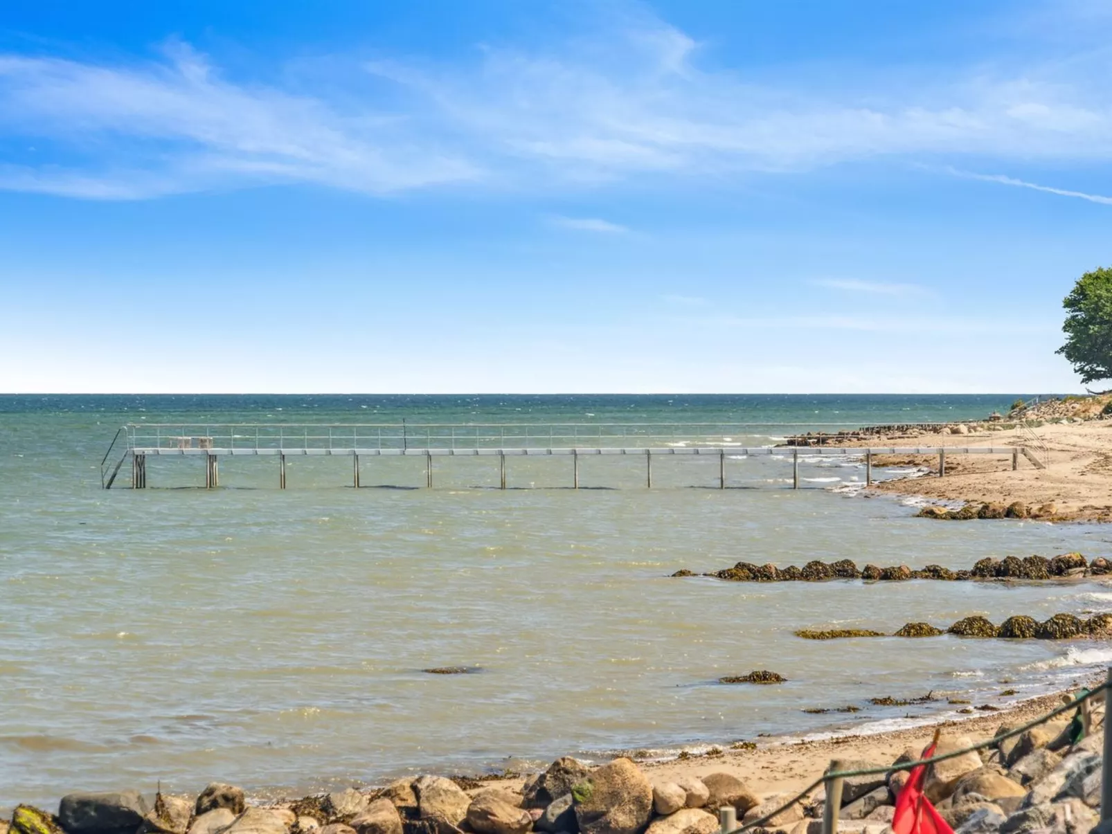 "Kennet" - 30m from the sea-Outside