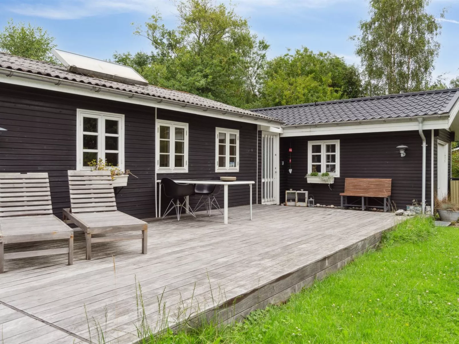 "Gunlög" - 1.3km from the sea-Outside