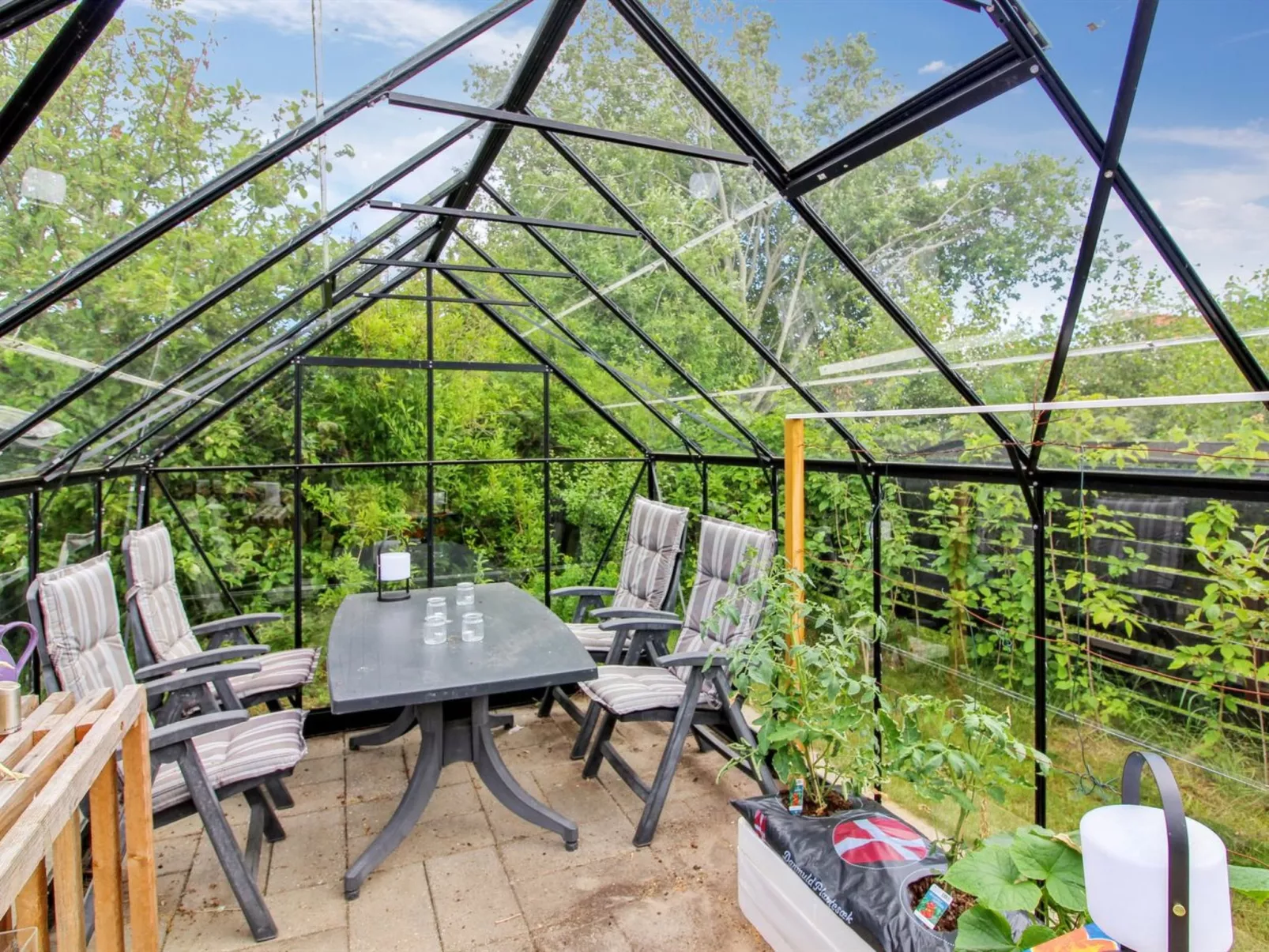 "Ellanor" - 1.4km from the sea-Outside