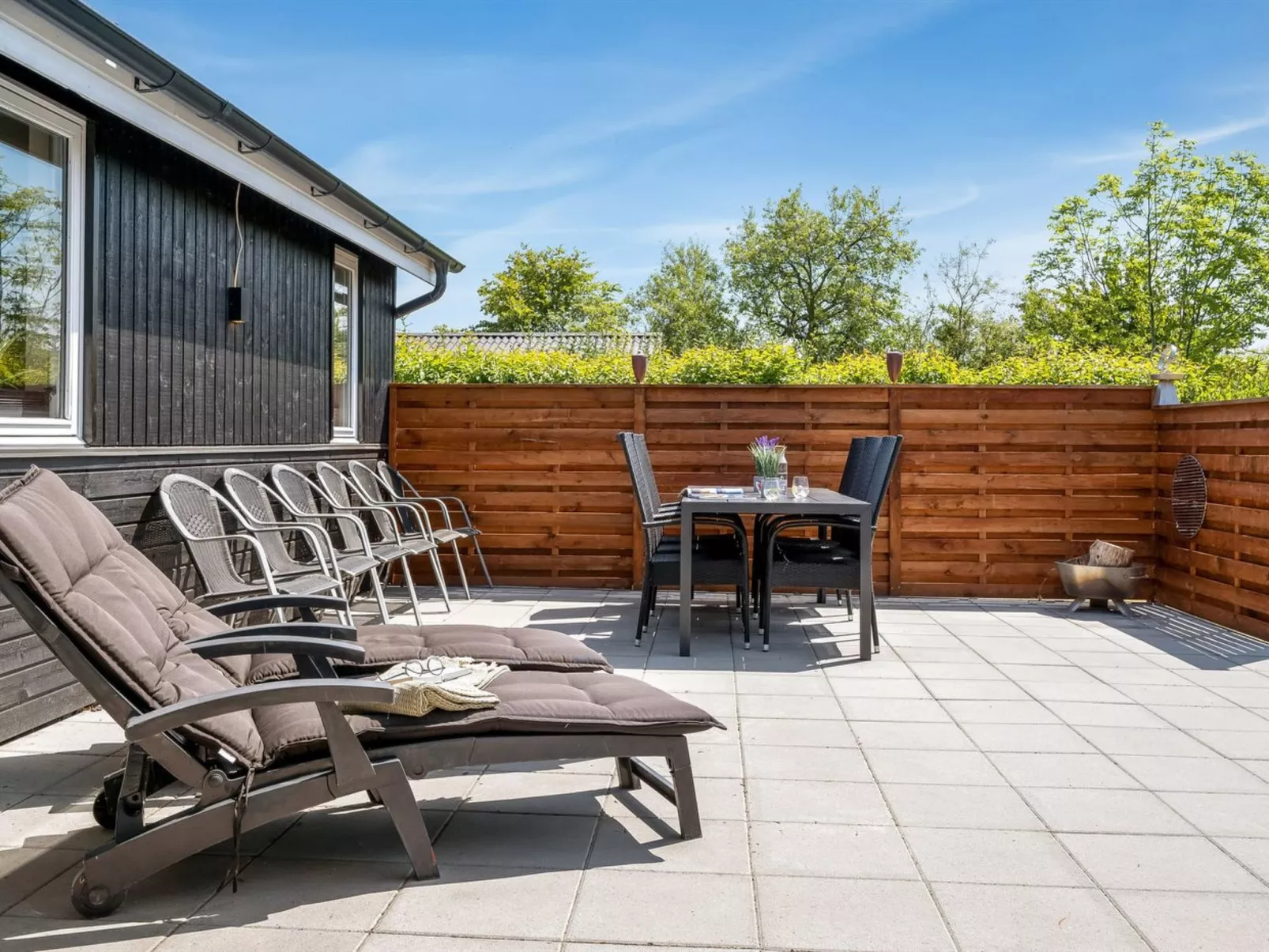 "Eira" - 350m to the fjord-Draußen