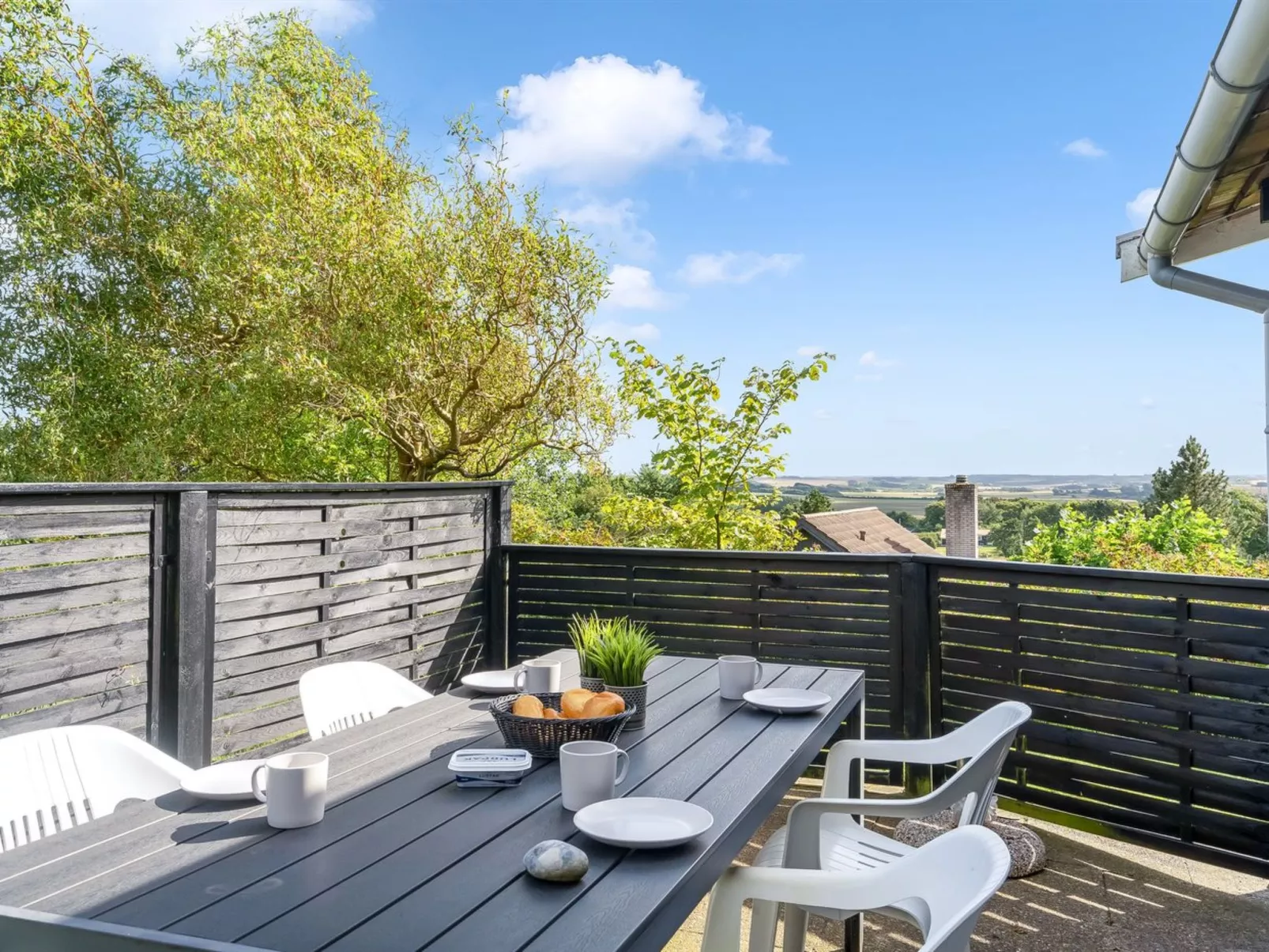 "Dimo" - 300m to the fjord-Outside