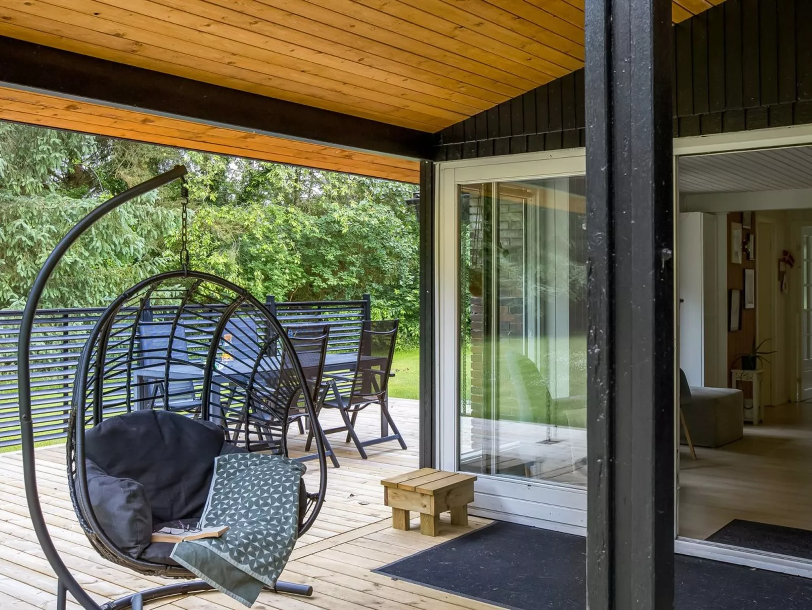 "Gudrid" - 250m to the fjord-Outside