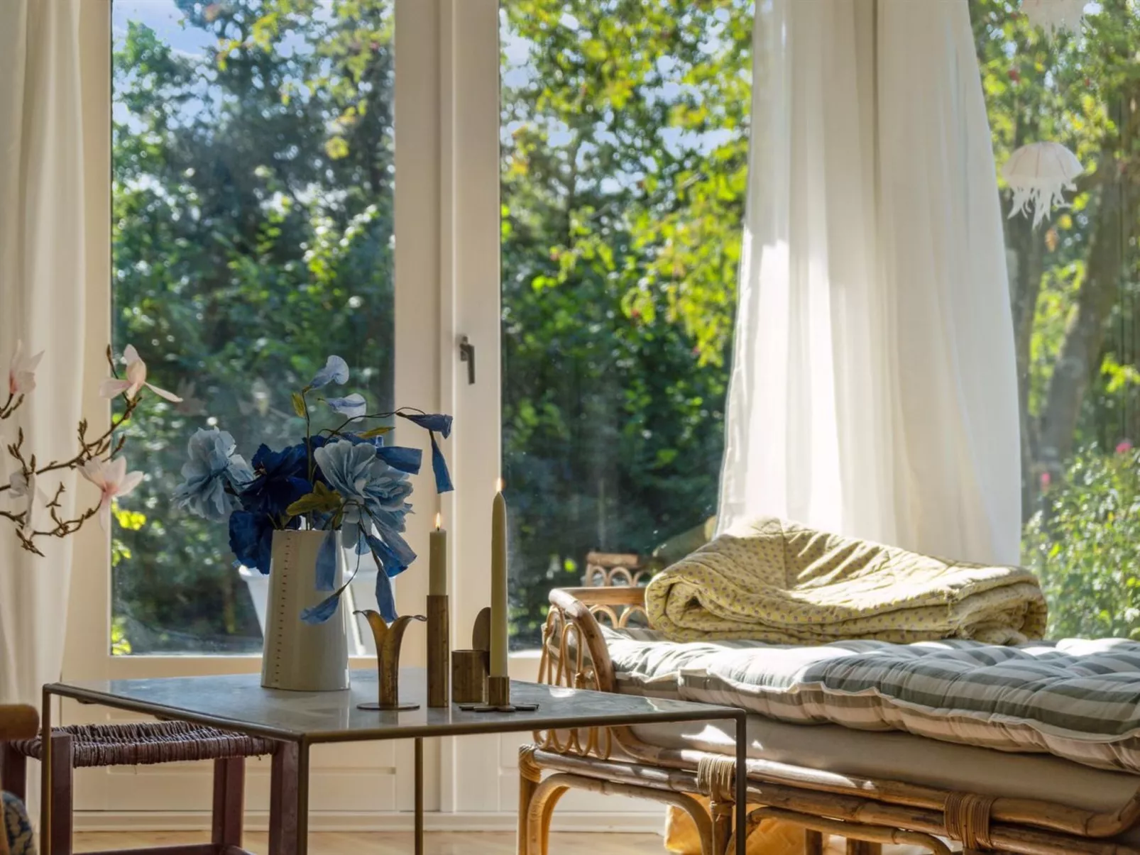 "Fintan" - 1km from the sea-Inside