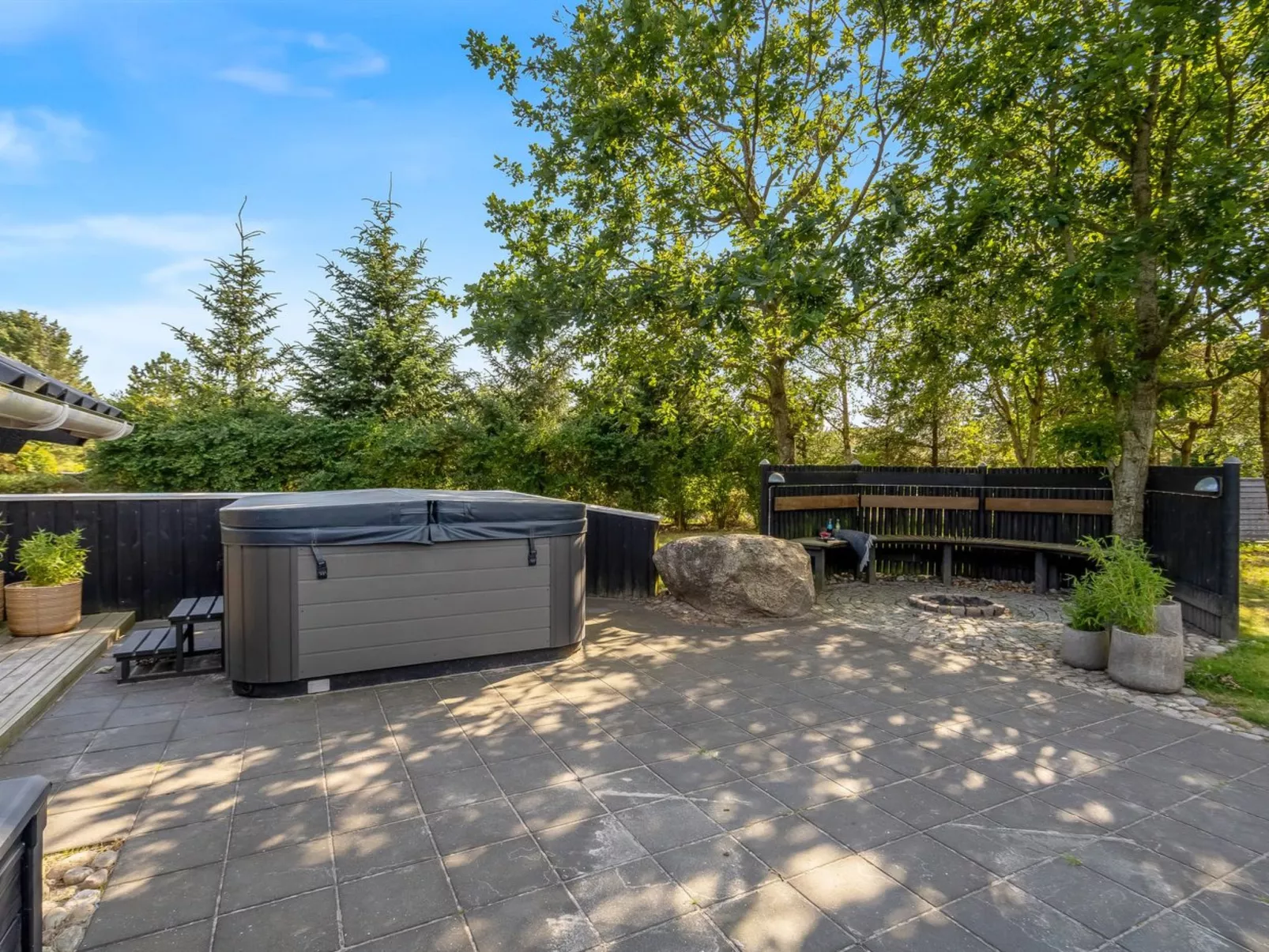 "Roska" - 1.3km from the sea-Outside