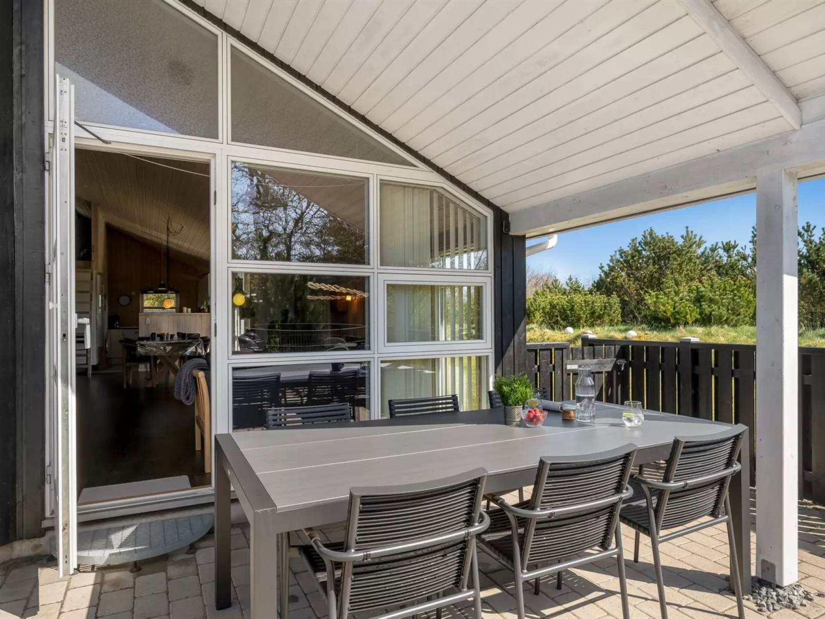 "Rekke" - 300m to the fjord-Dehors