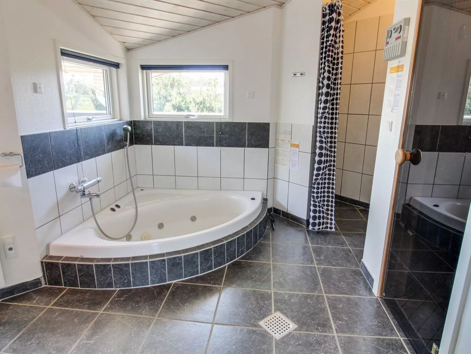 "Thrugils" - 800m from the sea-Inside