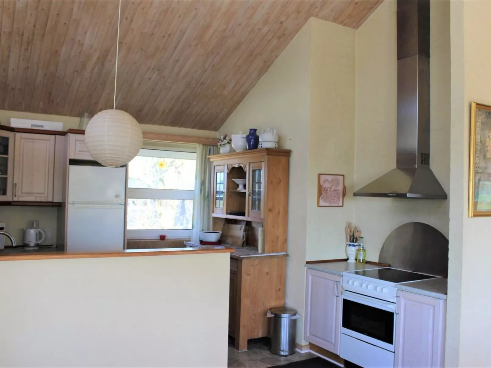 "Guthfrith" - 130m from the sea-Dedans